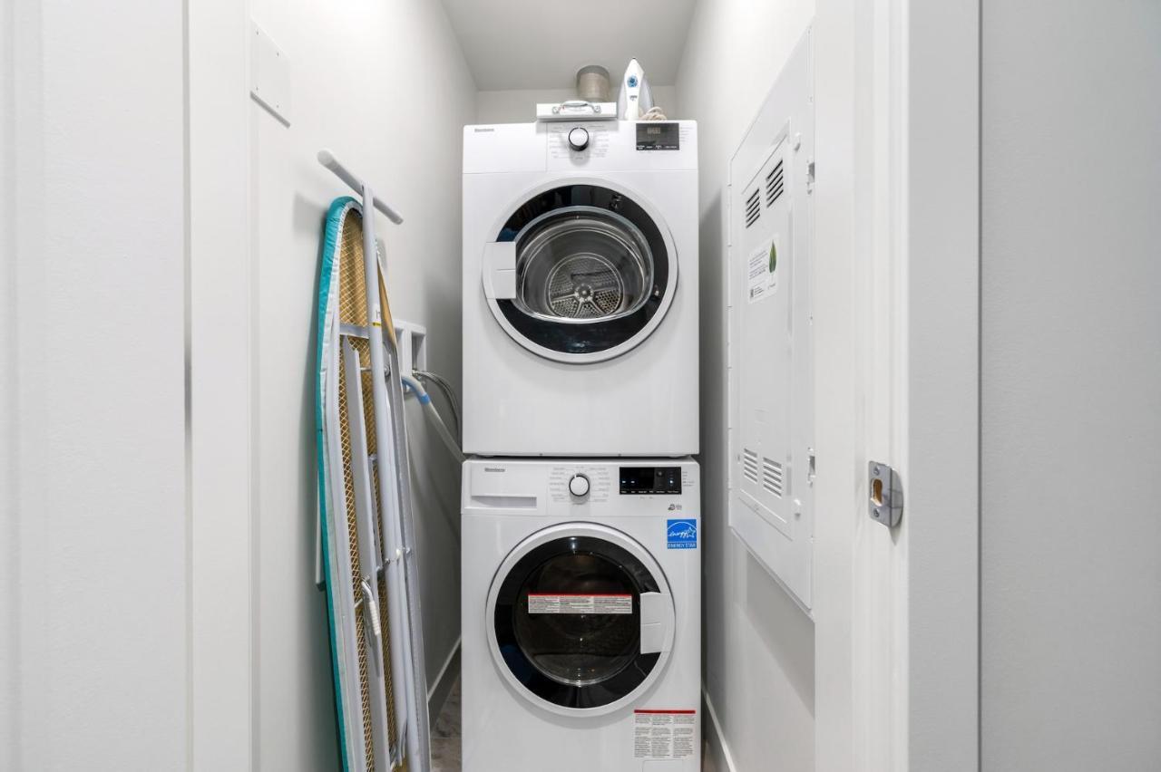 Modern Comfort At Ubc: 1Br Condo Near Campus Ванкувър Екстериор снимка