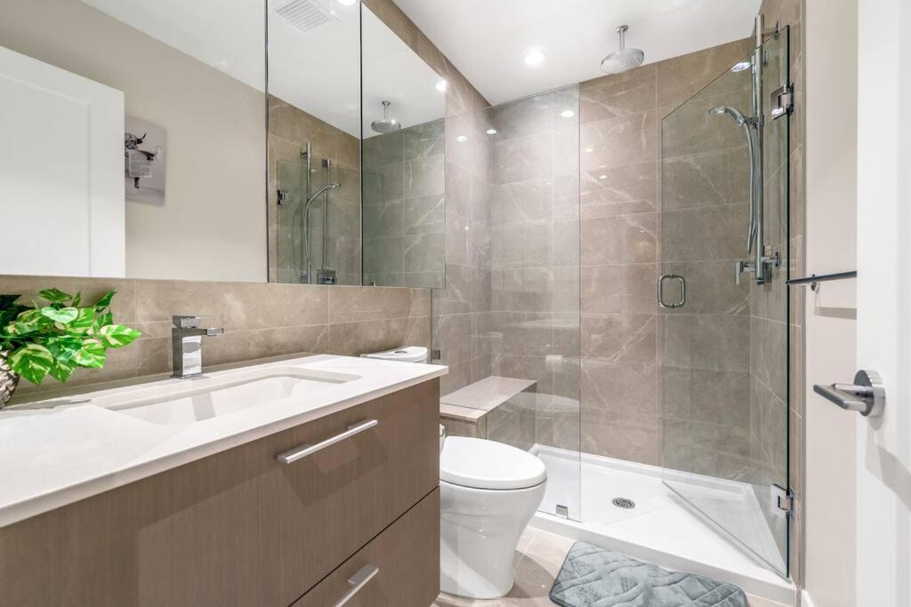 Modern Comfort At Ubc: 1Br Condo Near Campus Ванкувър Екстериор снимка